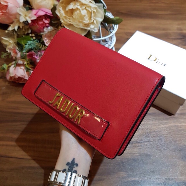 Túi hàng hiệu đeo chéo vừa là clutch