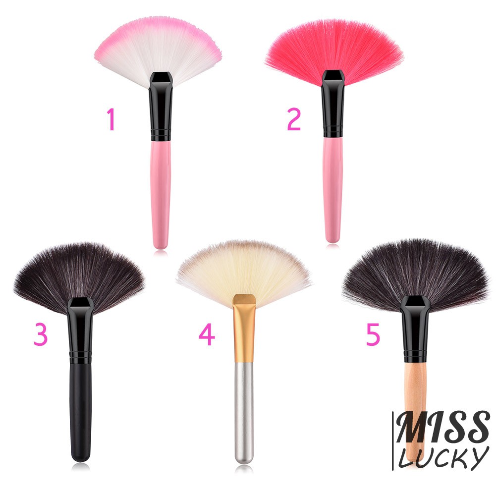 Cây cọ trang điểm phấn nền hình cây quạt độc đáo