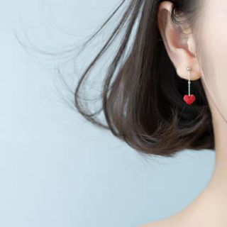 Bông tai thả tim đỏ