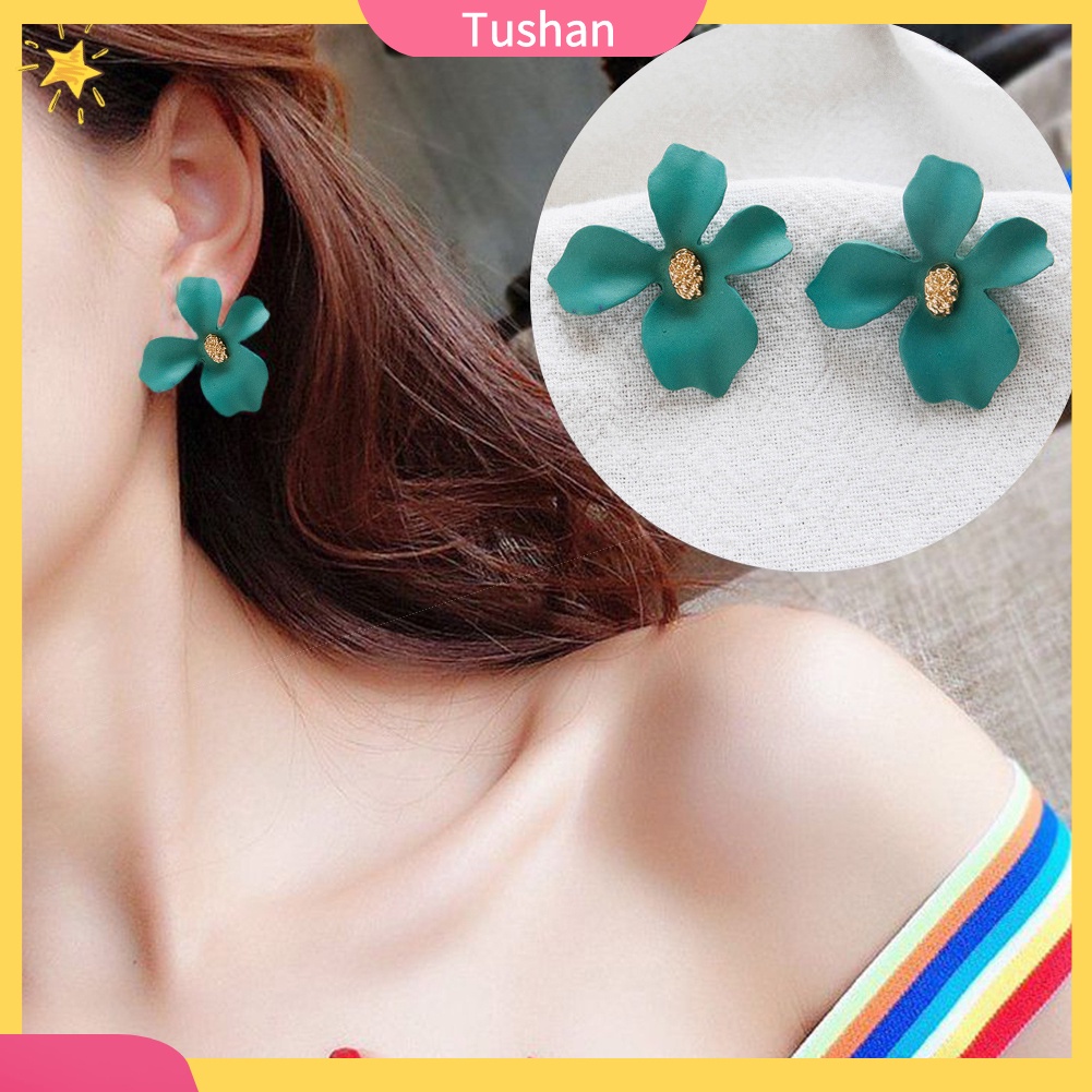 Bông tai nữ đính đá thời trang sang trọng