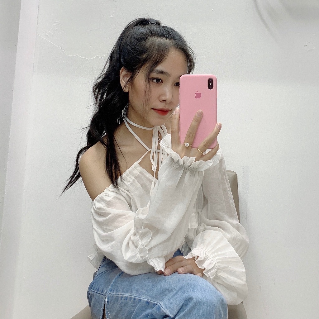 Áo croptop trễ vai màu trắng phong cách Hàn Quốc