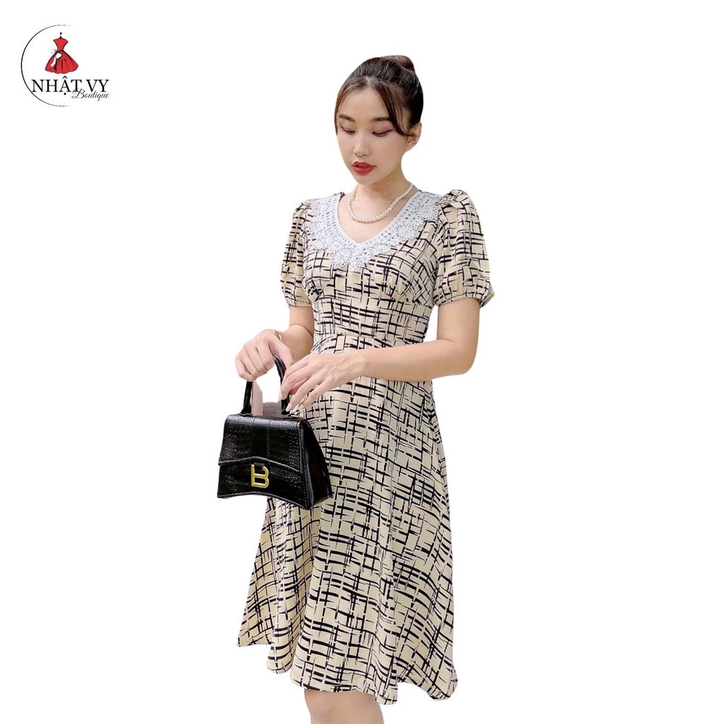 Đầm Công Sở NHẬT VY Xòe Chiết Eo Cổ Dập Ren Tay Bí Chất Mango Màu Nude, Đen - D1962