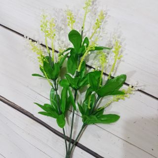 Cành hoa điểm trang trí