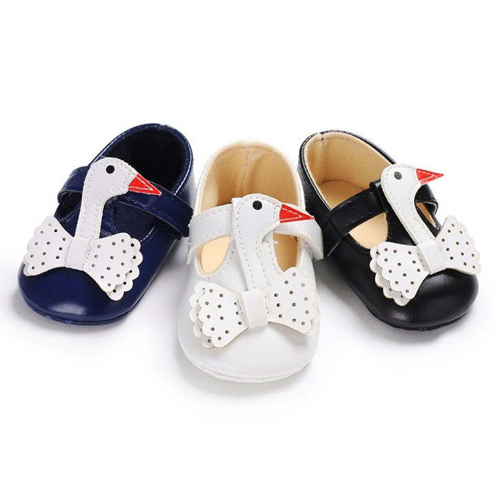 Giày tập đi cho bé gái 0-18 tháng hình thiên nga đáng yêu BBShine – TD1