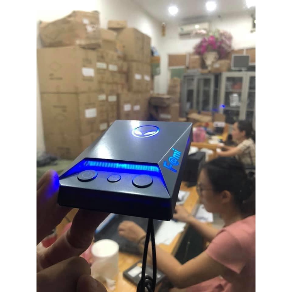 Bộ Nút Nguồn Đa Năng Fami Dán Kèm Giá Treo Tai Nghe