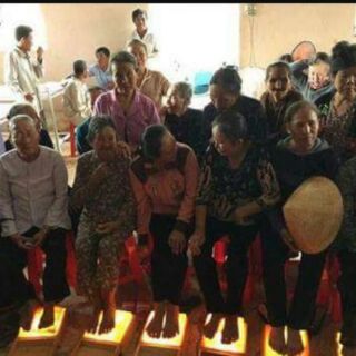 Đá muối massage chân HIMALAYA