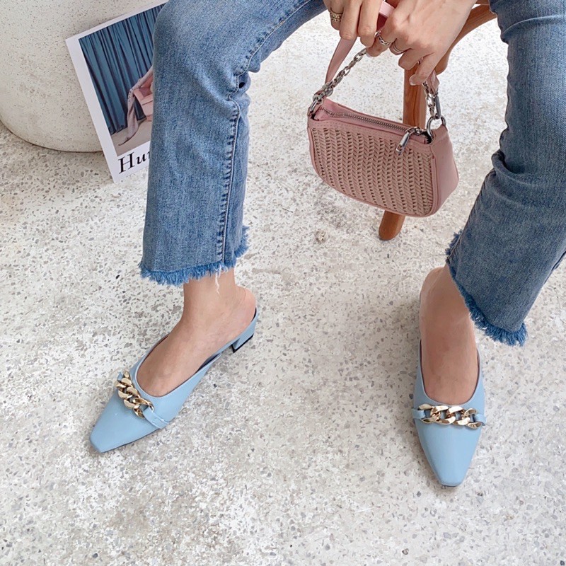 Giày sục nữ Mules mũi vuông khoá mắc xích cao 3cm nhiều màu size 35 đến size 42 cho nàng ngoại cỡ - Toffly Shoes