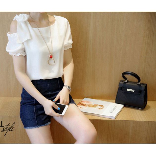 Áo kiểu lệch vai phối nơ