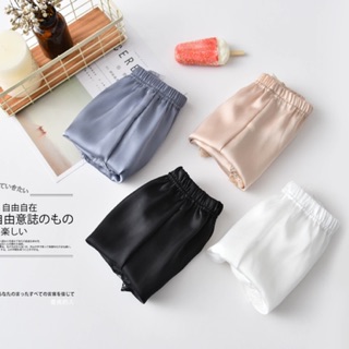 Quần đùi lụa ren