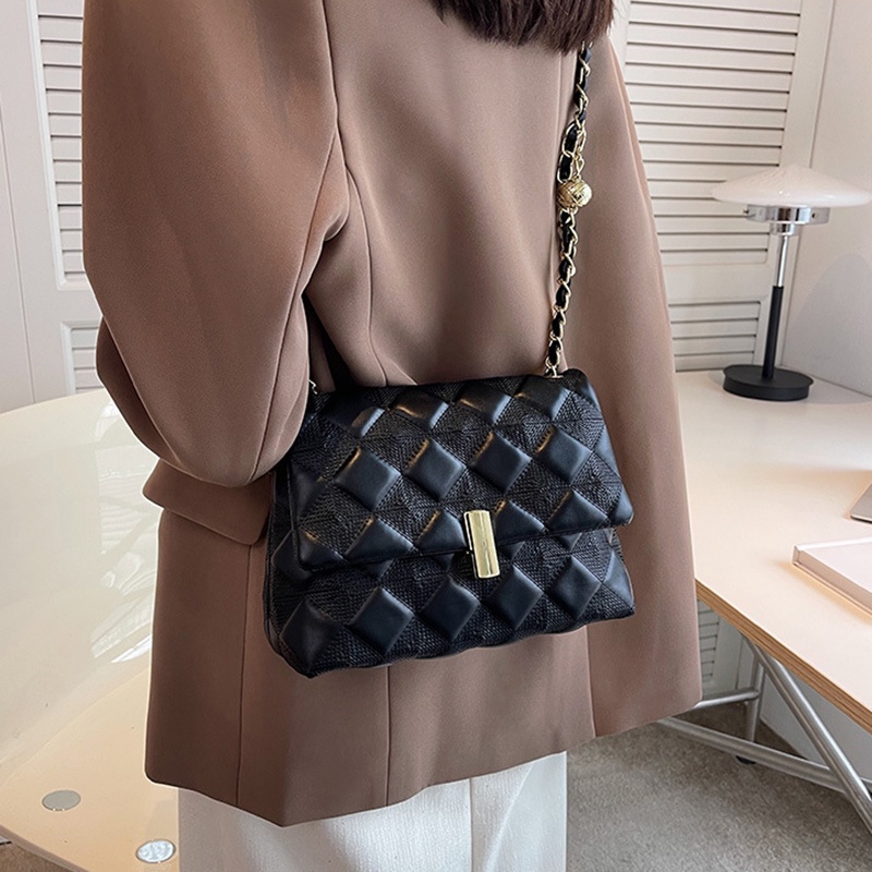 Túi đeo chéo IELGY hoa văn dập nổi dành cho nữ