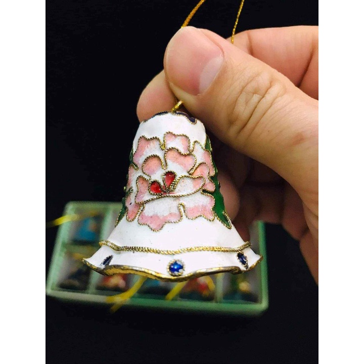 Chuông đồng pháp lam nhiều màu thủ công, giao màu ngẫu nhiên