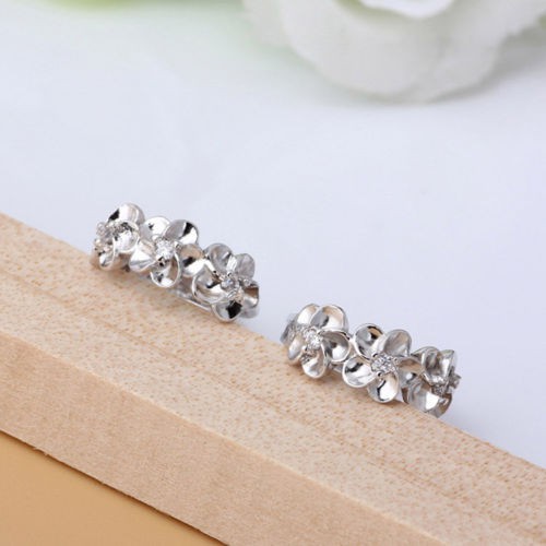 Khuyên Tai Hoa Chi Trà Nhỏ Mạ Bạc Đính Đá Pha Lê Thanh Lịch