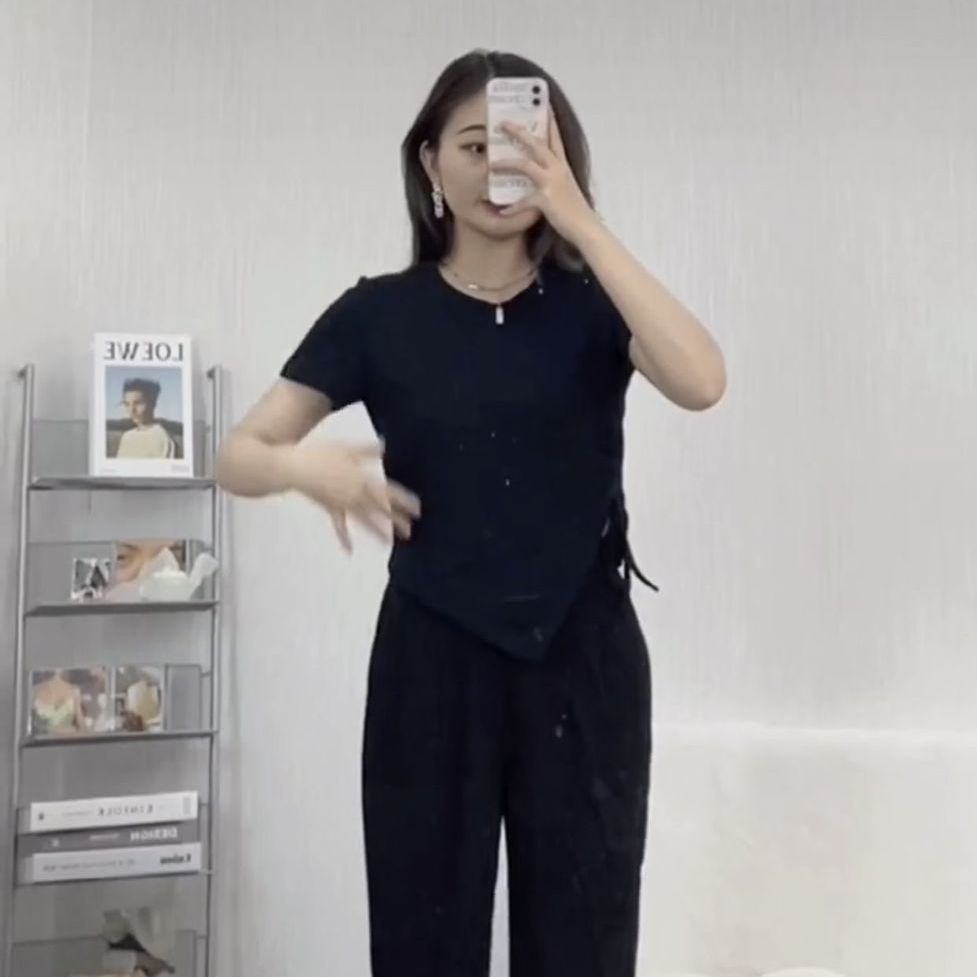 Áo Thun Ngắn Tay Dáng Ôm Thiết Kế Độc Đáo Thời Trang Mùa Hè Cho Nữ