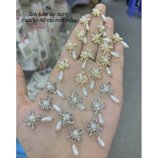 Cham hình đính móng