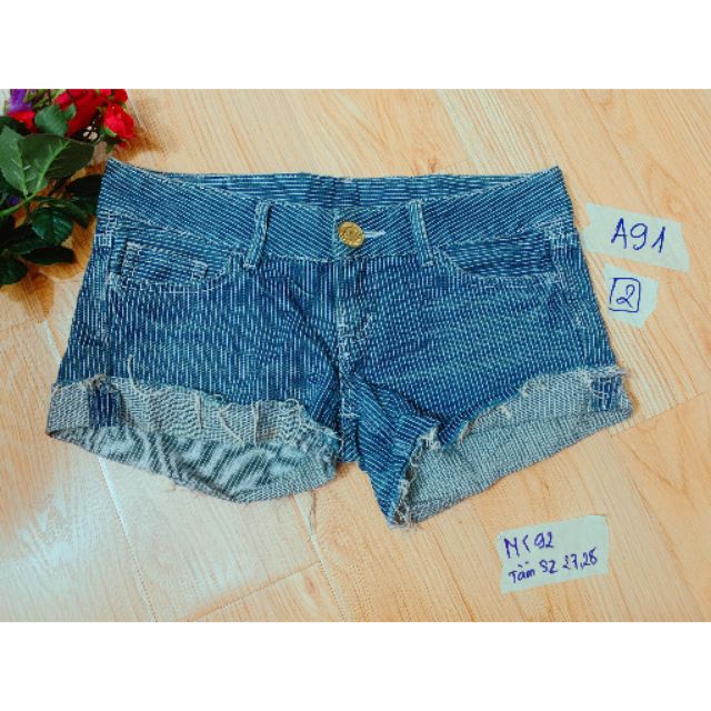 Quần short bụi kẻ sọc size 27-28. A91