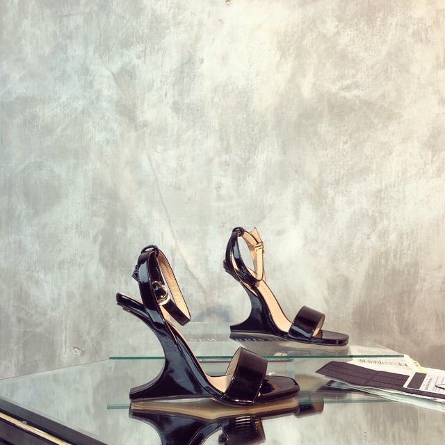 Gót trăng khuyết sieu phẩm tôn dáng