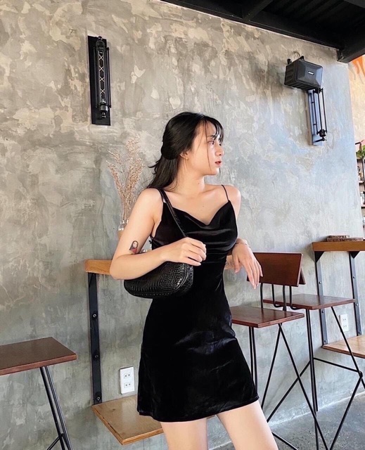 Đầm 2 dây nhung sợi mảnh hở lưng sexy có sẵn mút ngực Sun Fahsion