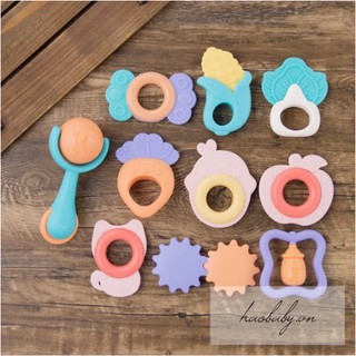 Bộ gặm nướu và xúc xắc Baby Rattle kèm hộp đựng an toàn cho bé