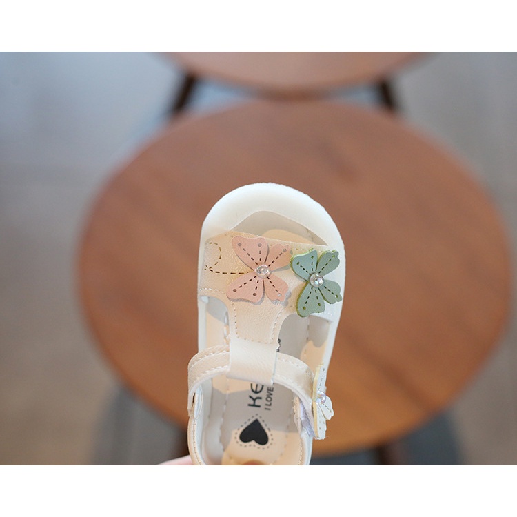 SANITKUN Giày sandal đế mềm mại chống trượt đính hoa ngọc trai nhân tạo xinh xắn thời trang Hàn Quốc dành cho bé gái
