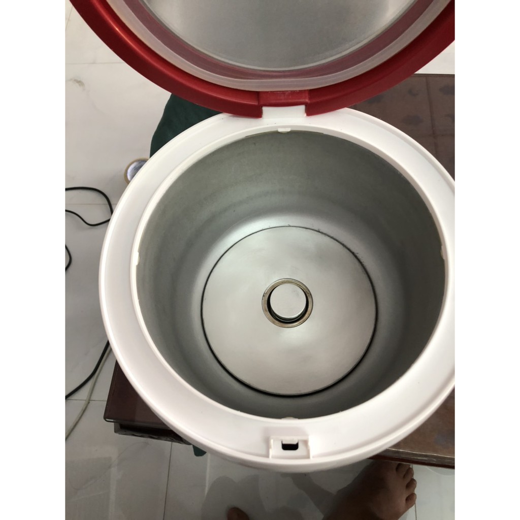 Nồi cơm điện nắp gài Kangaroo 1.8 lít KG835 - Hàng qua sử dụng