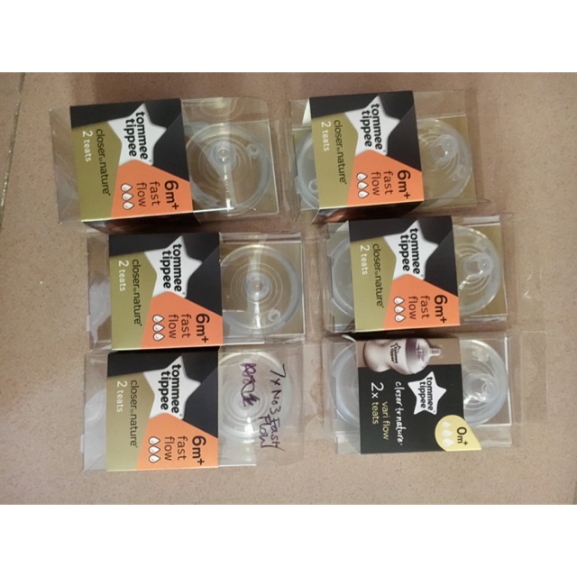 Núm ti thay thế Tommee Tippee