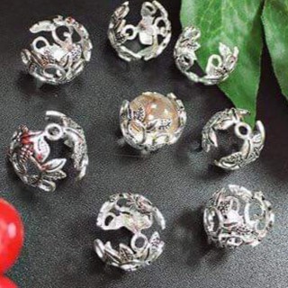 Charm bạc ôm đá phong thuỷ