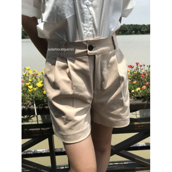 Set áo sơ mi trắng cộc tay có túi và quần sooc, quần short, quần đùi, quần lửng kaki nữ cạp cao ống rộng màu be trơn