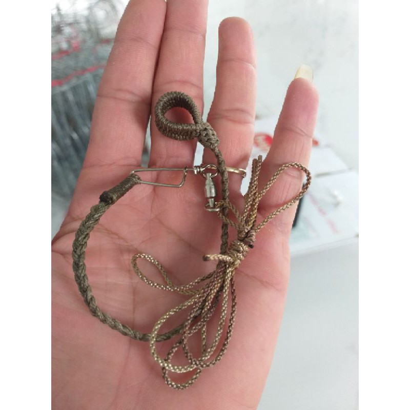 Xích chân gà rừng mồi