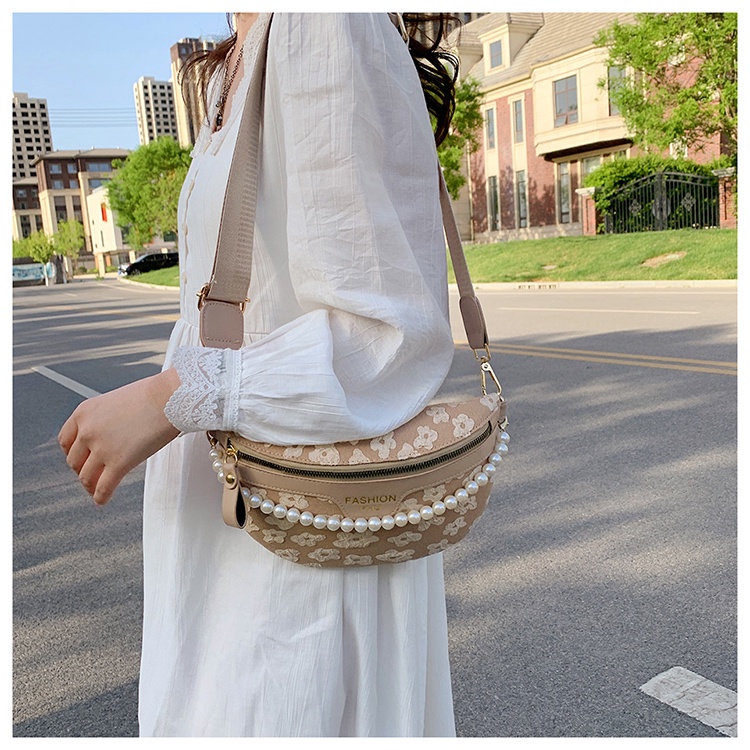 Túi đeo chéo một bên vai IELGY bằng canvas dây đeo bản rộng phối ngọc trai cho nữ