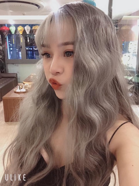 Tóc giả nữ nguyên đầu xoăn 3 trục màu vàng tây 8174, tặng kèm lưới trùm tóc wig.