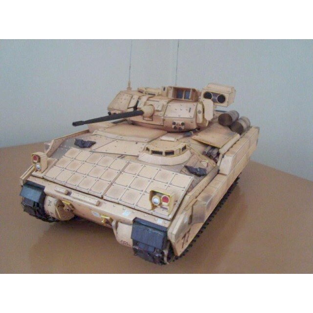 Mô hình giấy 3D  xe tank M2A2 Bradley tỉ lệ 1/43