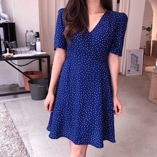Đầm bi xanh cổ V thắt eo
