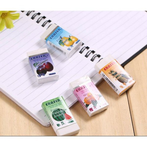 Một bịch (30 viên) tẩy chì hoa quả dùng trong học tập.