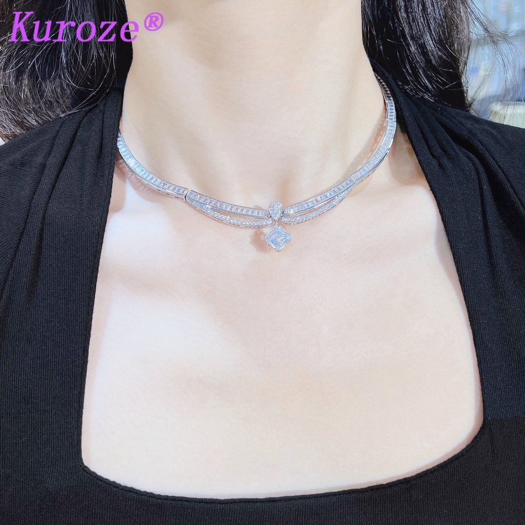 Vòng cổ Mặt Vuông Đính Đá Kim Cương Nhân Tạo Sang Trọng
