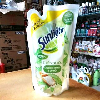 Nước rửa chén Sunlight nha đam và muối khoáng túi 750g.