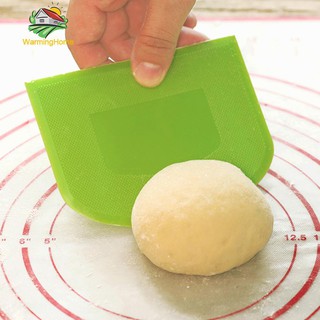 Dụng cụ vét bột làm bánh