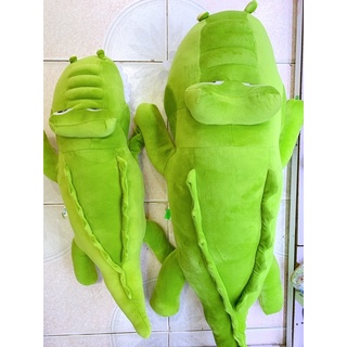 Gối ôm hình cá sấu mắt lồi