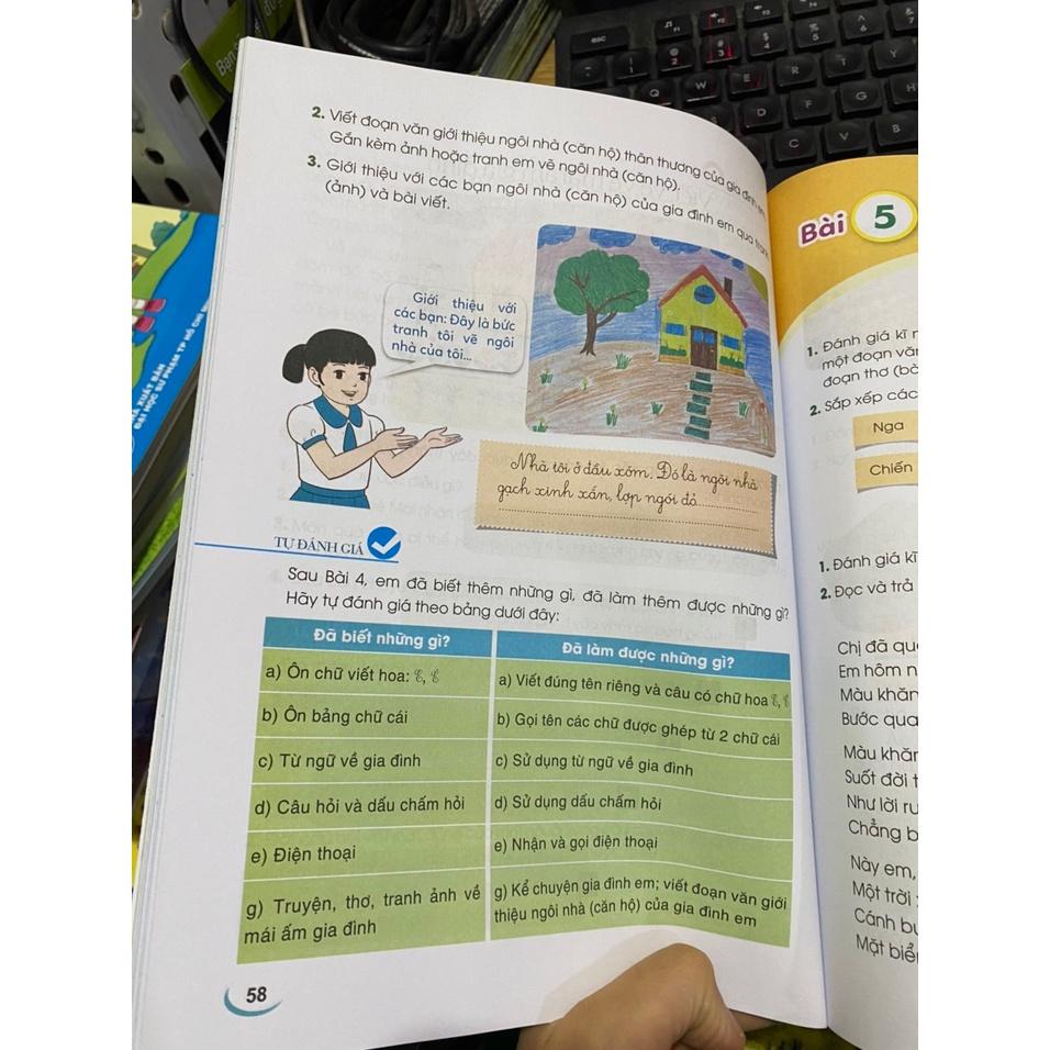 Sách - Tiếng Việt 3 tập 1 + + Bán kèm 1 quyển Bé tập tô màu