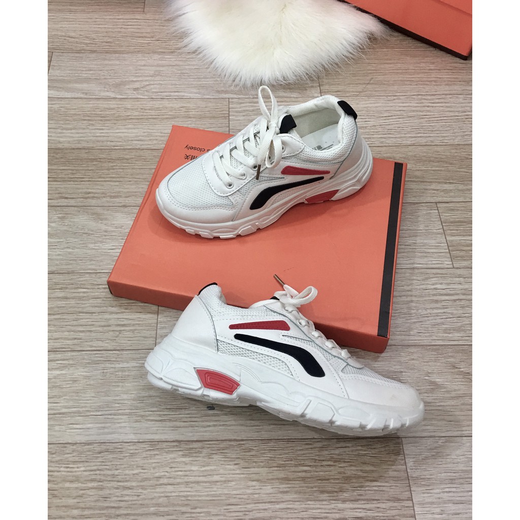 Giày sneaker nữ siêu đẹp vá cá tính lên chật cực đẹp