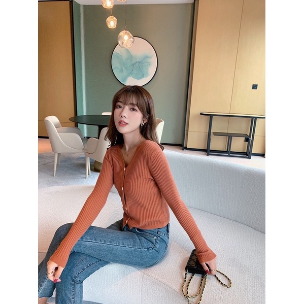 ÁO THUN TAY DÀI XINH ĐÍNH NÚT ẤM ÁP A27 | BigBuy360 - bigbuy360.vn