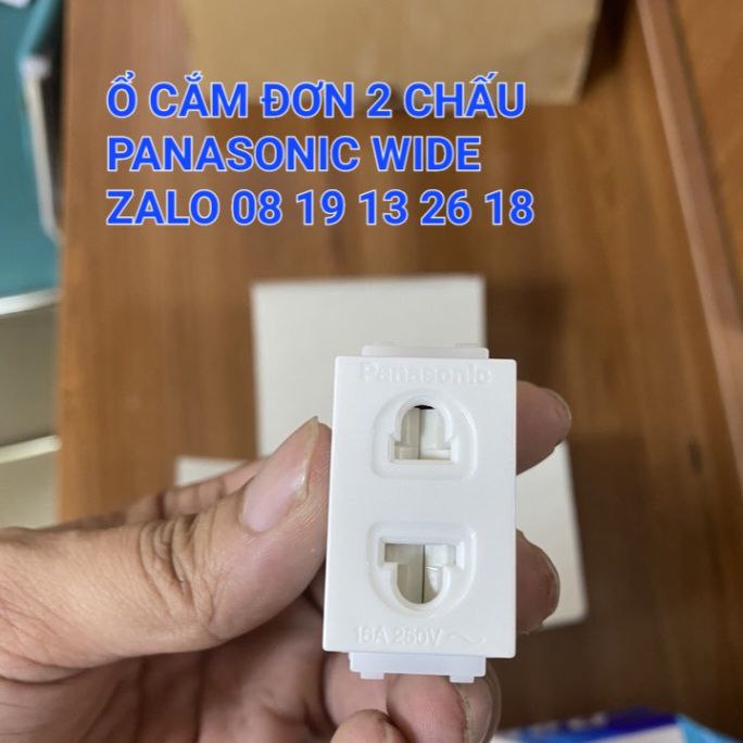 Ổ Cắm điện Panasonic Wide, đôi 3 chấu, đơn 2 chấu, màu trắng, mã WEV1582SW, WEV1081SW