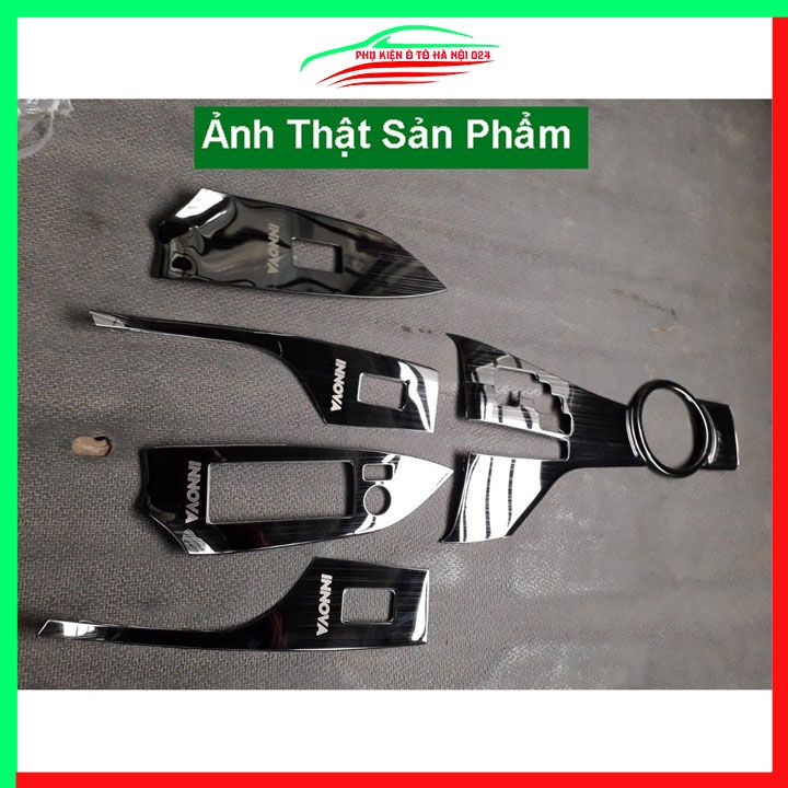 Ốp nội thất cho xe ô tô Toyota Innova 2017-2019 vân Titan bảo vệ chống trầy xước và làm đẹp xe