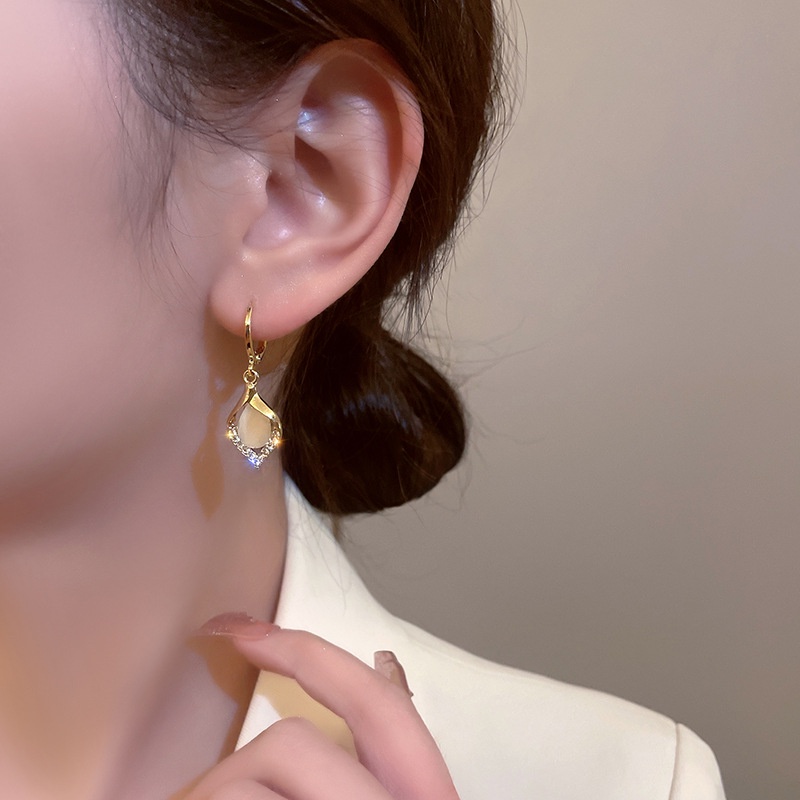 Bông Tai Mạ Vàng Hình Đôi Mắt Thiên Thần Đính Đá Thời Trang Nhật Hàn Cho Nữ