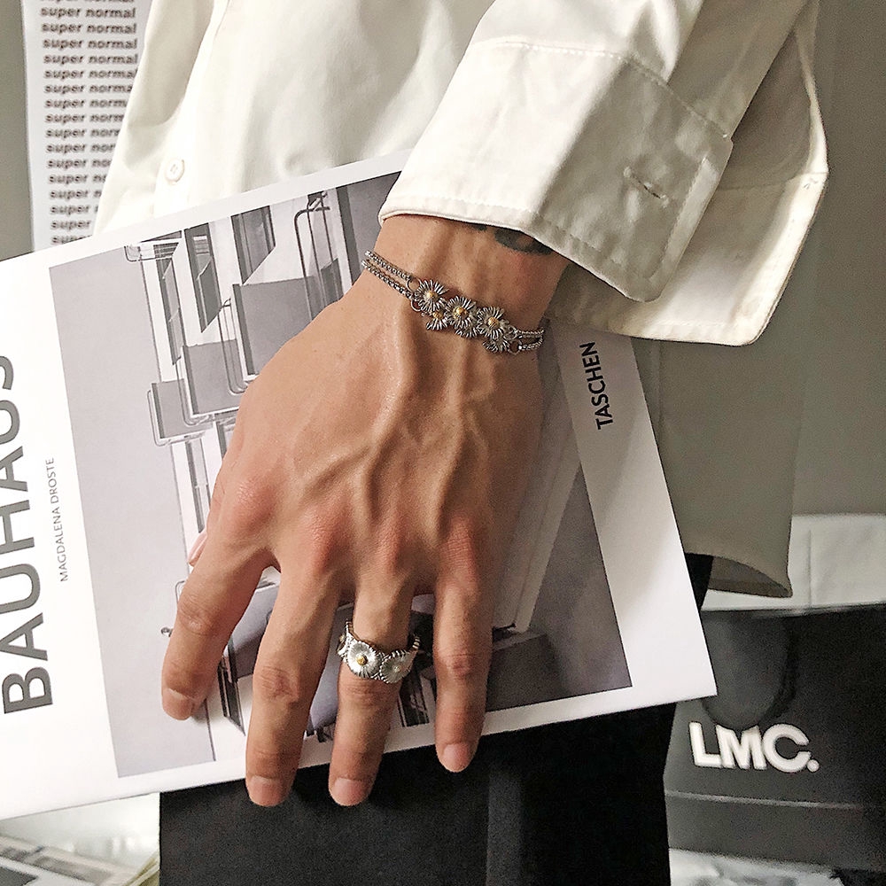 Vòng tay 22427 họa tiết hoa cúc rừng nhỏ thời trang dễ phối đồ cho nam nữ