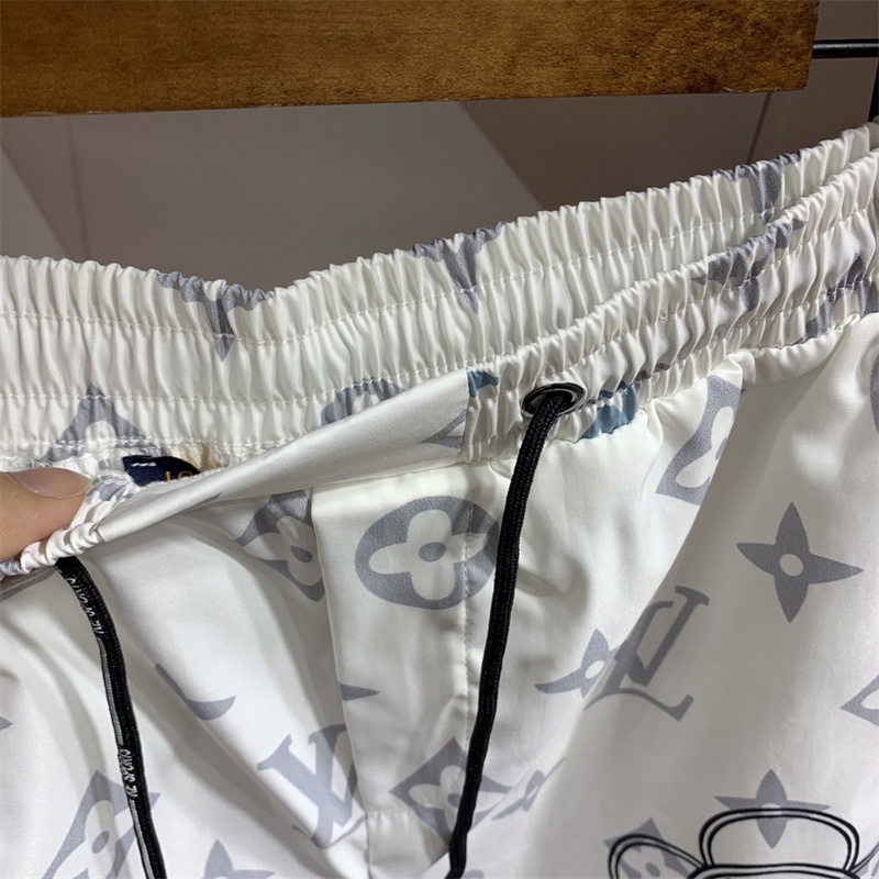 Quần short vải siêu mỏng nhanh khô in họa tiết LV phong cách đi biển năng động cho nam và nữ #42