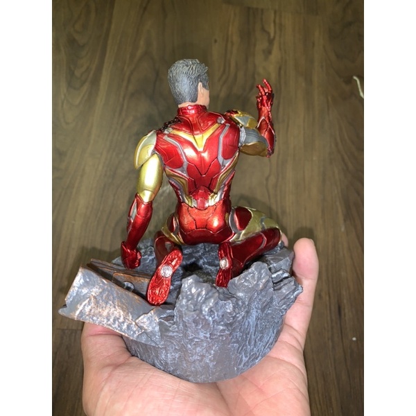 Mô hình Iron man tử trận Avengers trận chiến cuối cùng 16cm