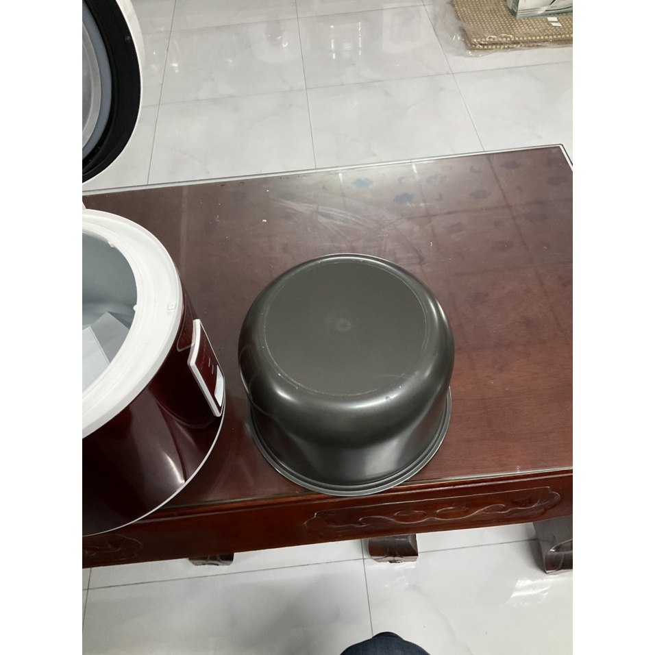 Nồi cơm điện Cuckoo 1.8 lít CR-1081 - Hàng trưng bày