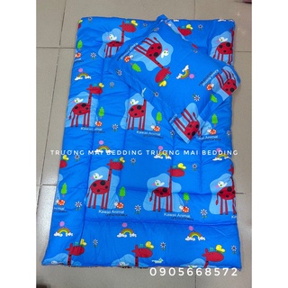 Nệm kèm gối cho bé đi học mẫu giáo.