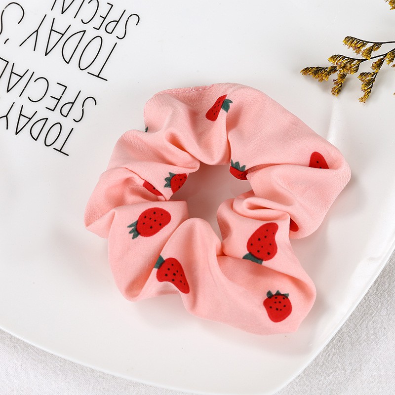 Dây buộc tóc, cột tóc vải scrunchies quả dâu siêu đẹp Queen