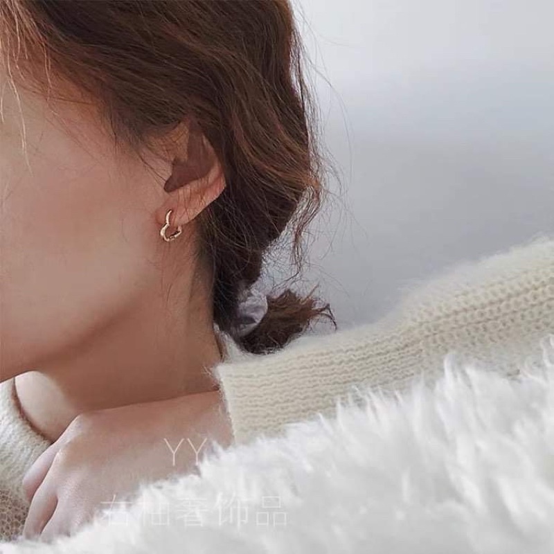 Bông tai khoen tim xinh xắn